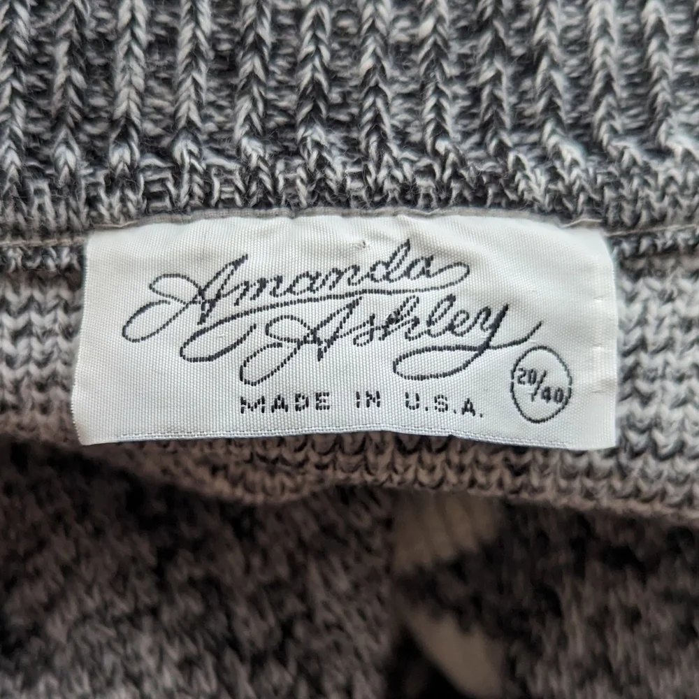 Vintage knit sweater Amanda Ashley gray white winter snowflake oversized large